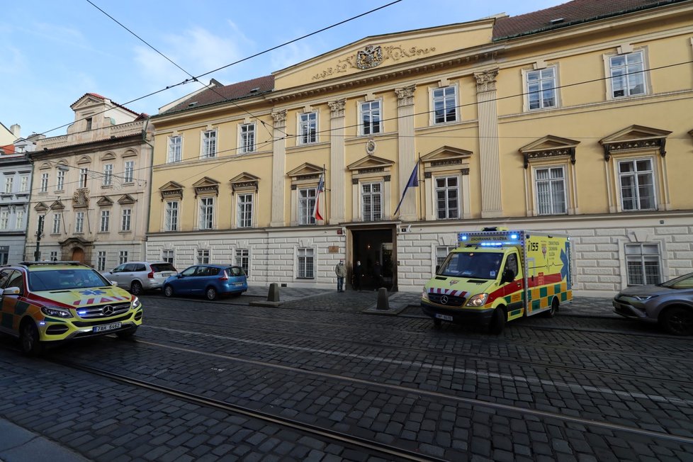 Muž (41) v budově Ministerstva školství, mládeže a tělovýchovy dostal ránu elektrickým proudem.