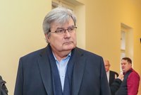 Obří korupční kauza motolské nemocnice: Boss Jansta skončil místo výslechu u lékaře!