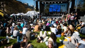 Mladí ladí fest: Holešovickou tržnici rozparádí festival, nabídne českou i zahraniční hudbu