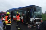 Nehoda v Mladoboleslavské ulici. (14. dubna 2023)