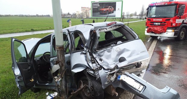 Nehoda v Mladoboleslavské ulici. (14. dubna 2023)