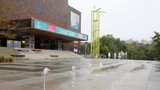 Rekonstrukce Sofijského náměstí v Modřanech: Dlaždice za půl milionu leží ladem!