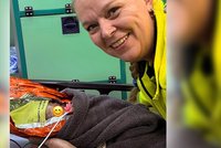 Překotný porod v Praze: Chlapečkovi na svět pomohla záchranářka Monika v den svých narozenin