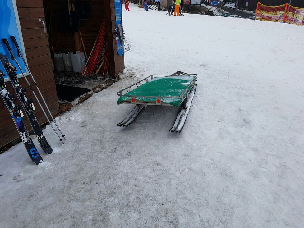 V Monínci spadlo dítě z lanovky. Skončilo s těžkými zraněními v nemocnici.