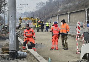 Rekonstrukce na nábřeží Kapitána Jaroše.