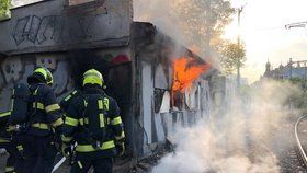 9. května 2020 hořel u budovy nádraží Vyšehrad drážní domek.