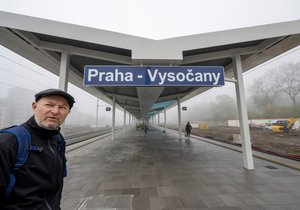 Otevření hlavní části odbavovací haly a nástupišť pro cestující, 31. října 2022,  nádraží Praha-Vysočany.