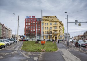 V ploše stávající tramvajové smyčky, která bude přesunuta, vznikne nová víceúčelová plocha náměstí vybavená stromy, mobiliářem, vodním prvkem a přípojnými body pro podporu pořádání společenských a kulturních akcí.