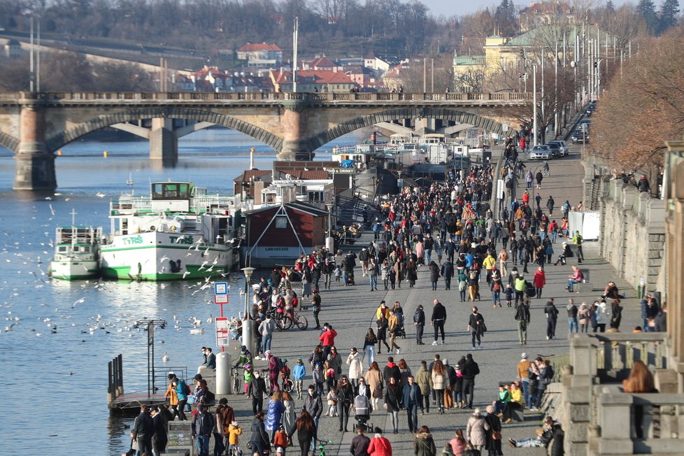 Prahu čeká předjarní týden. Takto to v ní vypadalo 7. března 2021.