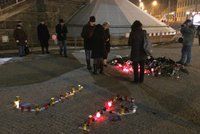 Den smrti Jana Palacha: K Národnímu muzeu přišly zavzpomínat desítky lidí