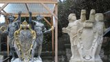 Na průčelí Národního muzea vrátili sousoší Géniů: „Vydržet má 300 let,“ řekl sochař