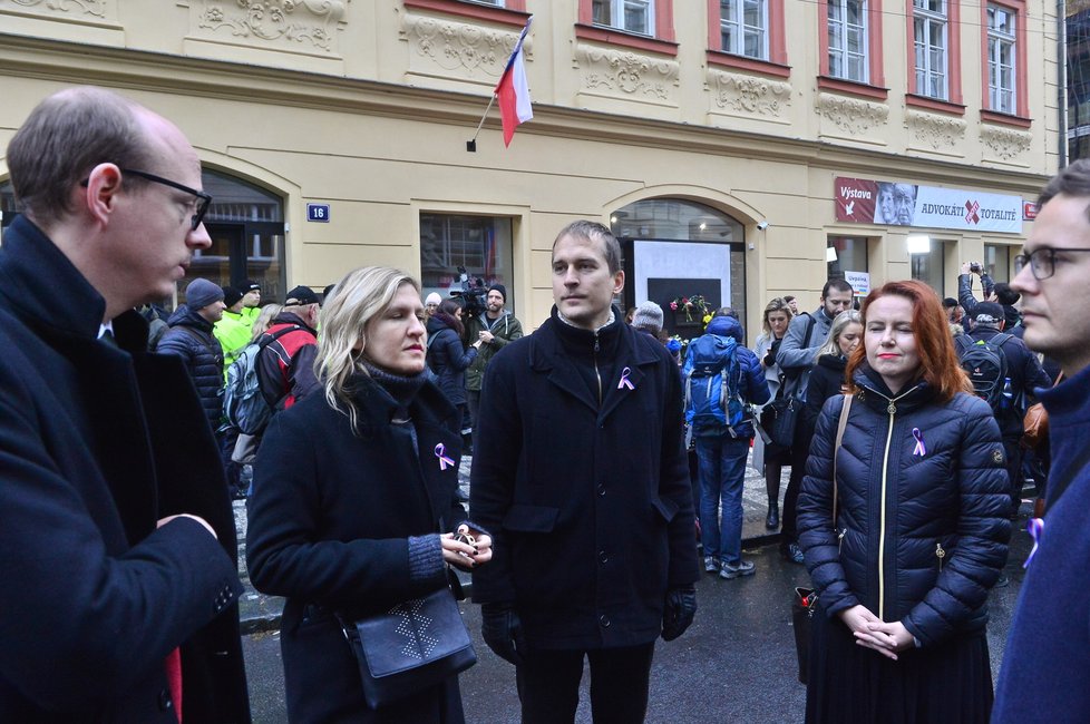 Jan Čižinský a Hana Třeštíková (oba Praha Sobě) 17. listopadu 2019 na Národní třídě.