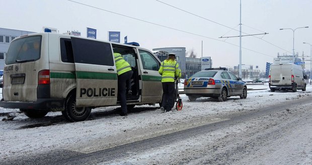 Zfetovaná matka v Litvínově havarovala s autem plným dětí: V krvi jí koloval metamfetamin. (Ilustrační foto)