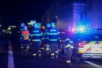 Tragédie na D1 u Průhonic: Auto zabilo řidiče (†28). Podle záchranářů vlezl do vozovky kvůli poruše