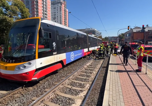 Nehoda tramvaje a chodce. (6. září 2023)