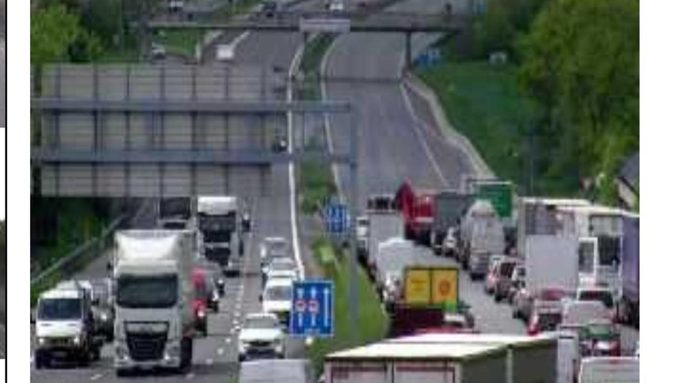 Nehoda u Průhonic zablokovala 20. května 2021 dálnici D1 ve směru na Prahu.