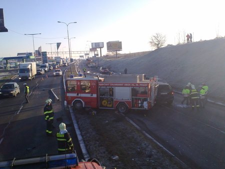 Na Praze 5 havarovalo hasičské auto.