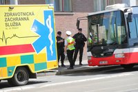 Linkový autobus v Čelákovicích přejel chodce! Policisté shání svědky smrtelné nehody