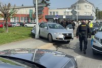 Řidič šílenou rychlostí ujížděl policistům po Jižní spojce, způsobil nehody. Policie hledá svědky!