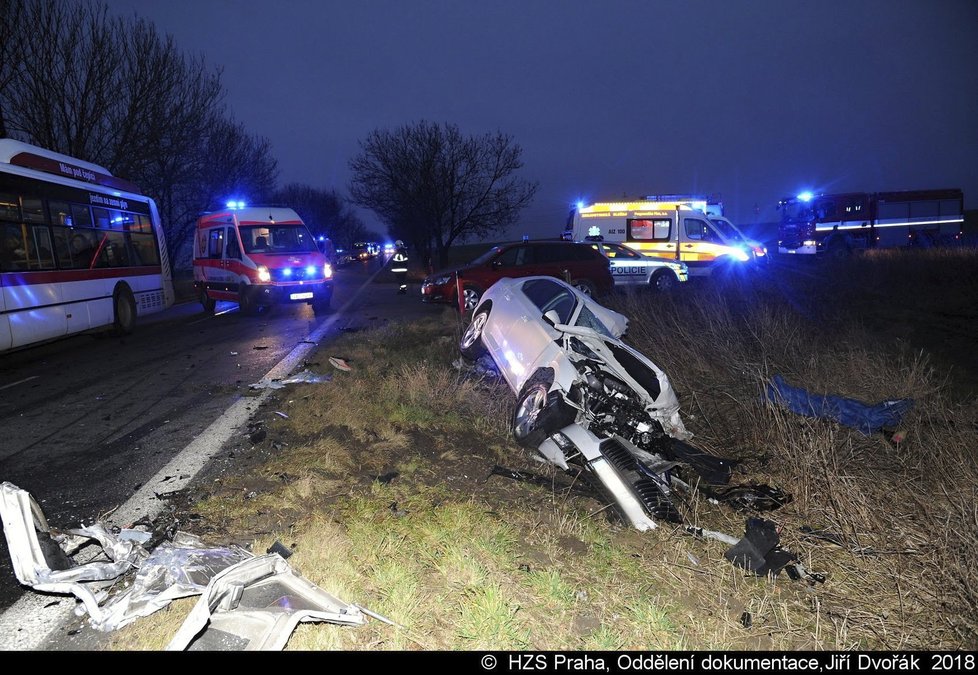 Na místě byli tři mrtví a 45 zraněných.