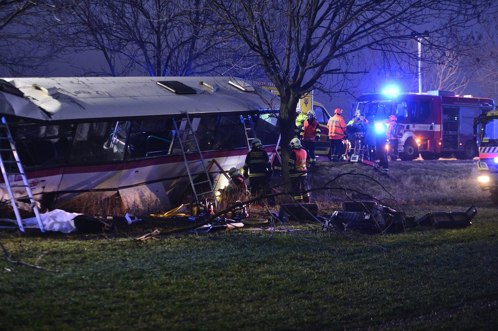 U nehody autobusu je několik mrtvých.