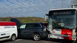 Dálnici D6 uzavřela hromadná nehoda: U letiště se srazilo šest aut i autobus! Dlouhé kolony