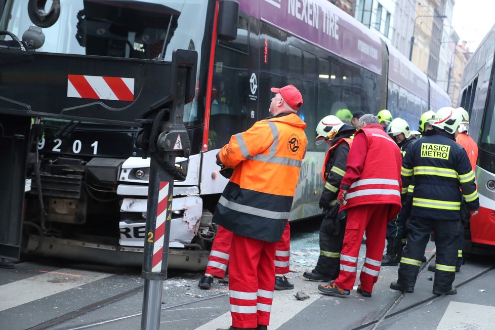 U I. P. Pavlova se srazily dvě tramvaje.