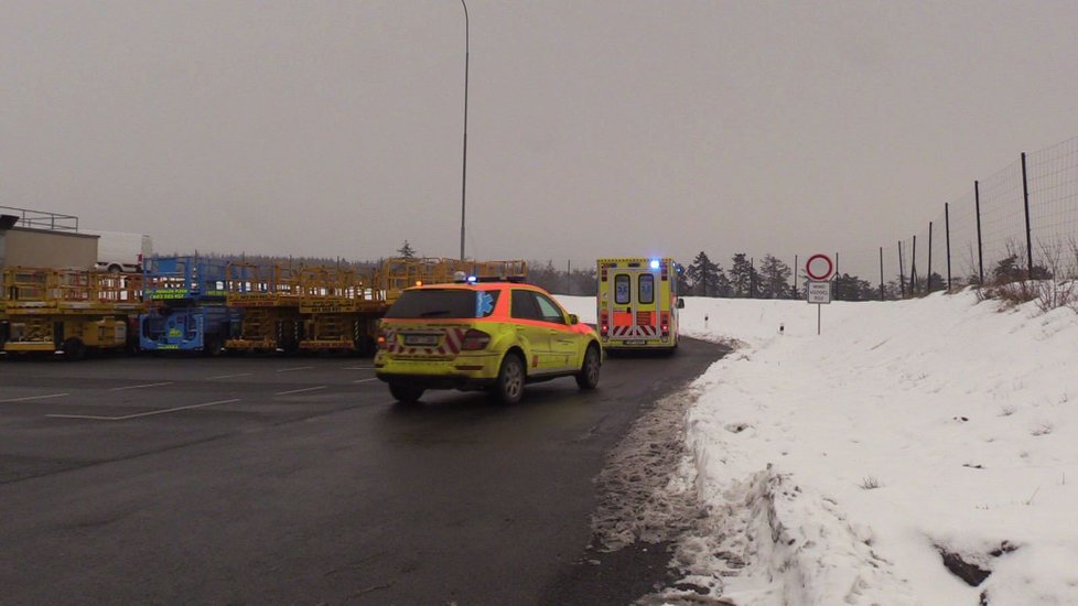 Nehoda kamionu a auta uzavřela Lochkovský tunel.