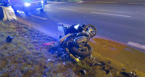 Na D1 u Brna došlo k dopravní nehodě. Srazil se motorkář s osobním vozem. (ilustrační foto)