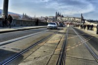 Mezi Staroměstskou a Malostranskou nepojedou tramvaje: Přes Mánesův most pěšky to bude nejrychlejší