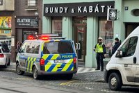 Nehoda auta a tramvaje na Letné: Řidič nadýchal čtyři promile!