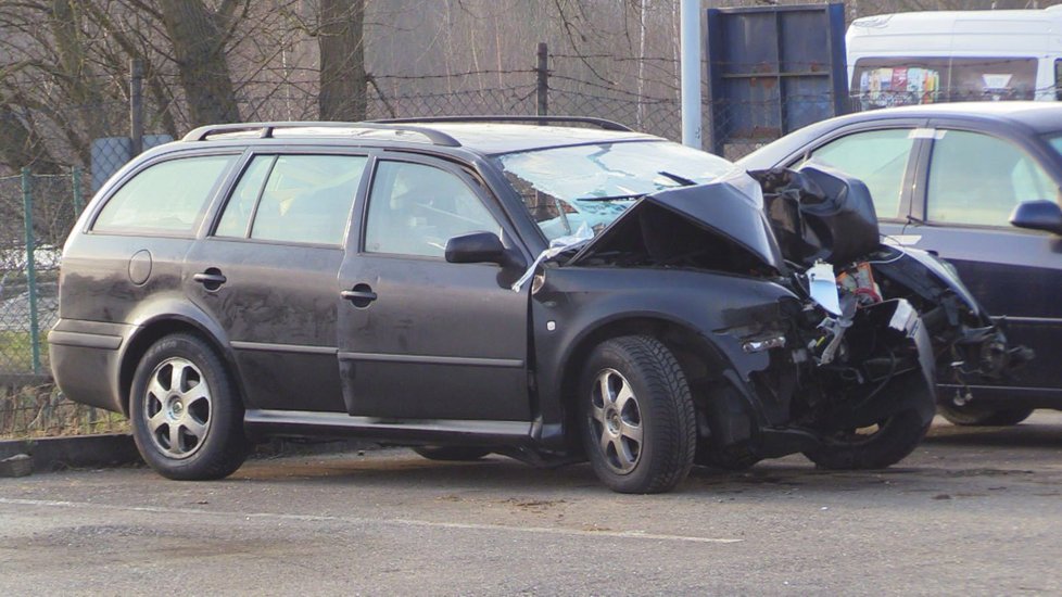 Takto dopadlo auto po vážné nehodě v Nučicích.