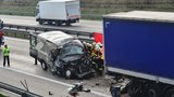 Vážná nehoda na Pražském okruhu u Jesenice: Řidič dodávky zemřel, tvořily se dlouhé kolony