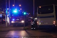 Tragická nehoda na Smíchovském nádraží: Autobus zde srazil ženu, zraněním podlehla