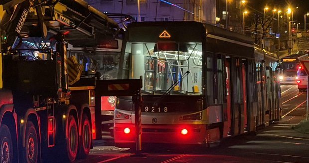 Nehoda tramvají na Vítězném náměstí. (19. prosince 2023)