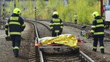 Smrtelná nehoda na kolejích: Vlak na trati mezi Radotínem a Smíchovem srazil chodce