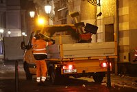 Binec po Silvestru: 50 uklízečů a 30 strojů! Čistit se bude hodiny