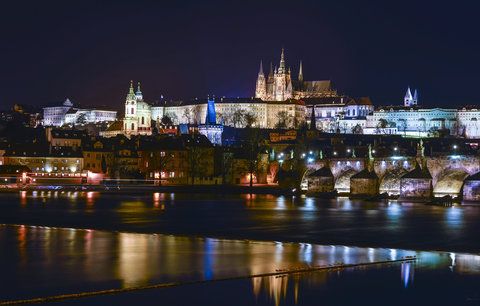 Praha, jak ji neznáte: Za tmy se mění na pohádkové město. Máme pro vás 12 tipů, kam za jejími nočními krásami