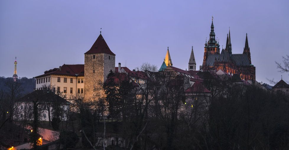 Třetí pražská defenestrace se odehrála na Pražském hradě.