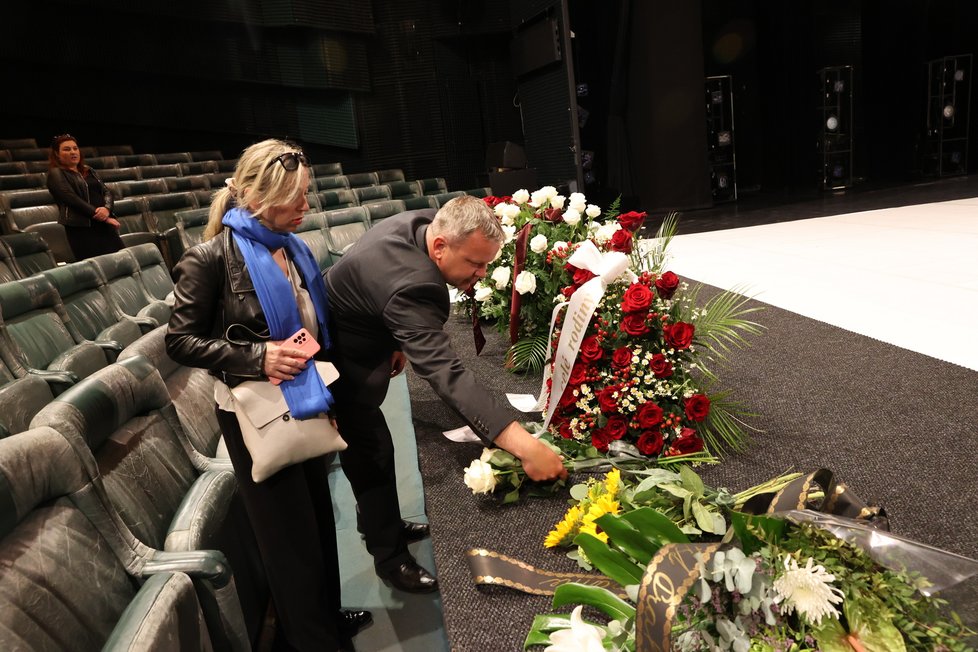 Poslední rozloučení s Romanem D. na Nové scéně Národního divadla. (10. května 2023)