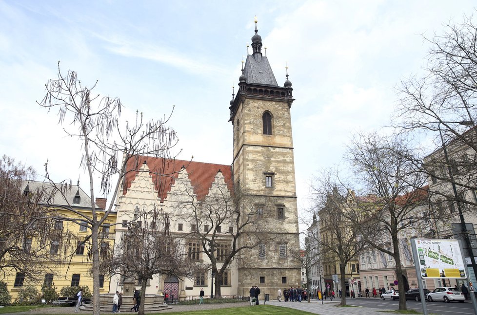 Kaple v Novoměstské radnici se opravovala asi tři měsíce. Sloužit bude ke svatbám a společenským akcím.