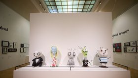 Kouzelný svět Tima Burtona v Praze! Výstava v Obecním domě představuje loutky i „kukátka“ do jeho světů