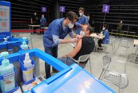 Očkování pro „kolemjdoucí“ bez registrace: V Praze vzniknou dvě místa, na Chodově a na „hlaváku“