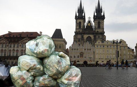 Den Země po česku: 91 Máchových jezer pitné vody a 310 kilo odpadu na hlavu
