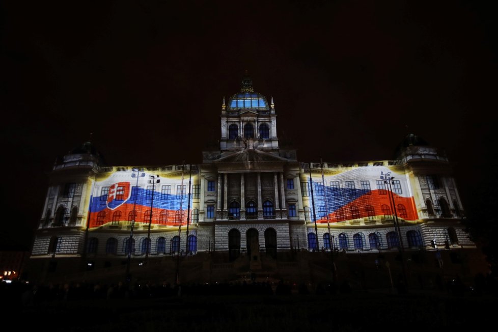 Praha chce místo ohňostroje videomapping.