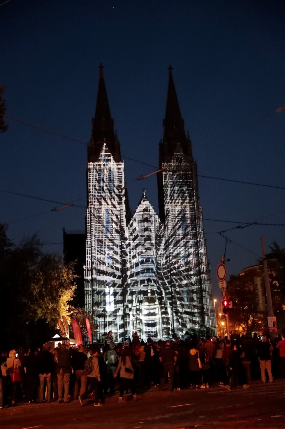 Praha chce místo ohňostroje videomapping.