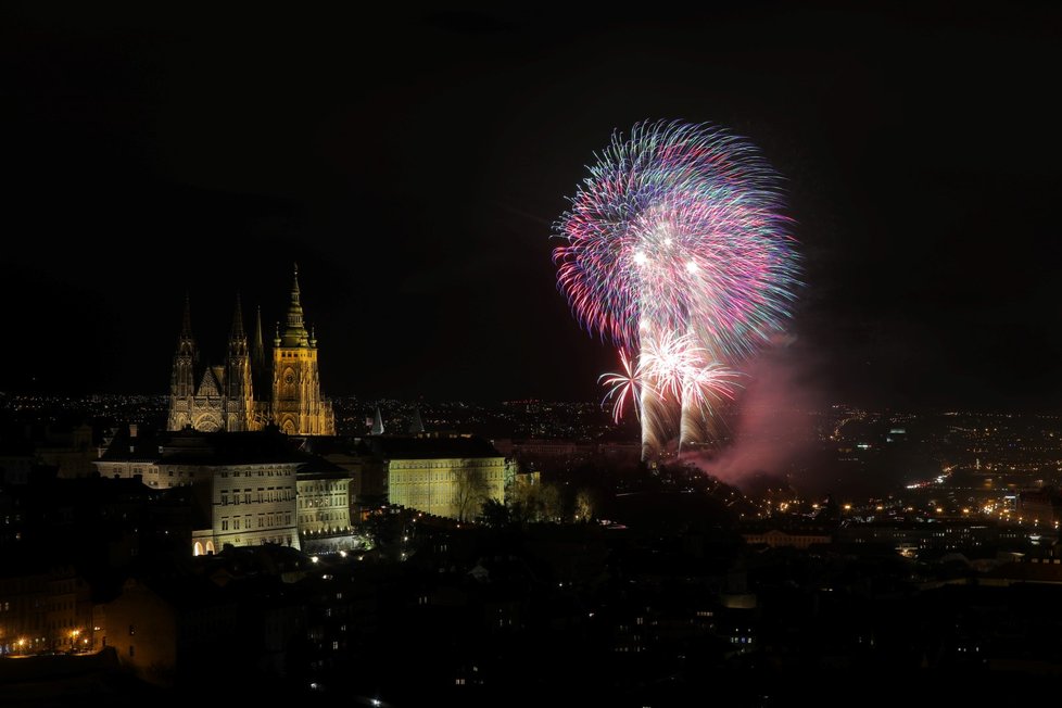 Novoroční ohňostroj v Praze (1. 1. 2019)