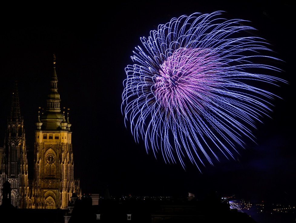 Novoroční ohňostroj v Praze (1. 1. 2019)