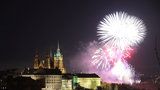„Nádherný, skvělý, luxusní.“ Lidé si chválí ohňostroj, kterým Praha přivítala rok 2018