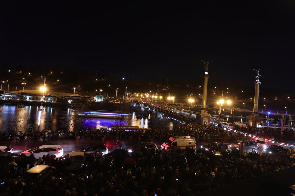 Novoroční ohňostroj letos organizátoři odpálili z Letné.